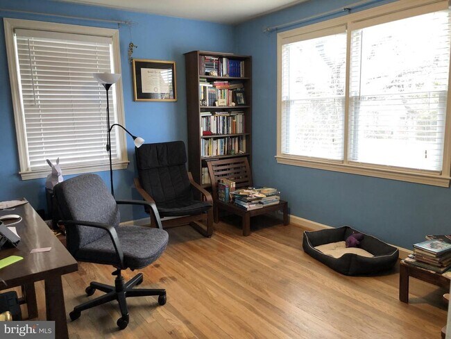 Foto del edificio - 10119 Greeley Ave