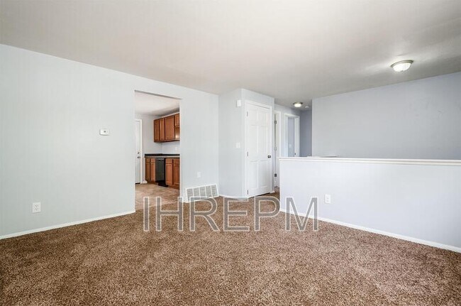 Building Photo - 851 Higbee Dr N