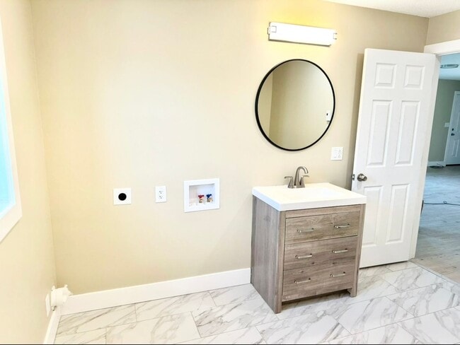 Building Photo - 21 Camp St