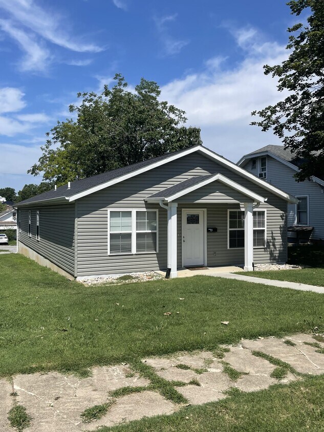 Foto principal - 121 Henderson Ave