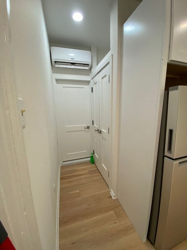 Foto del edificio - Beautiful studio unit located in a great area in fairmount- AVAILABLE NOW