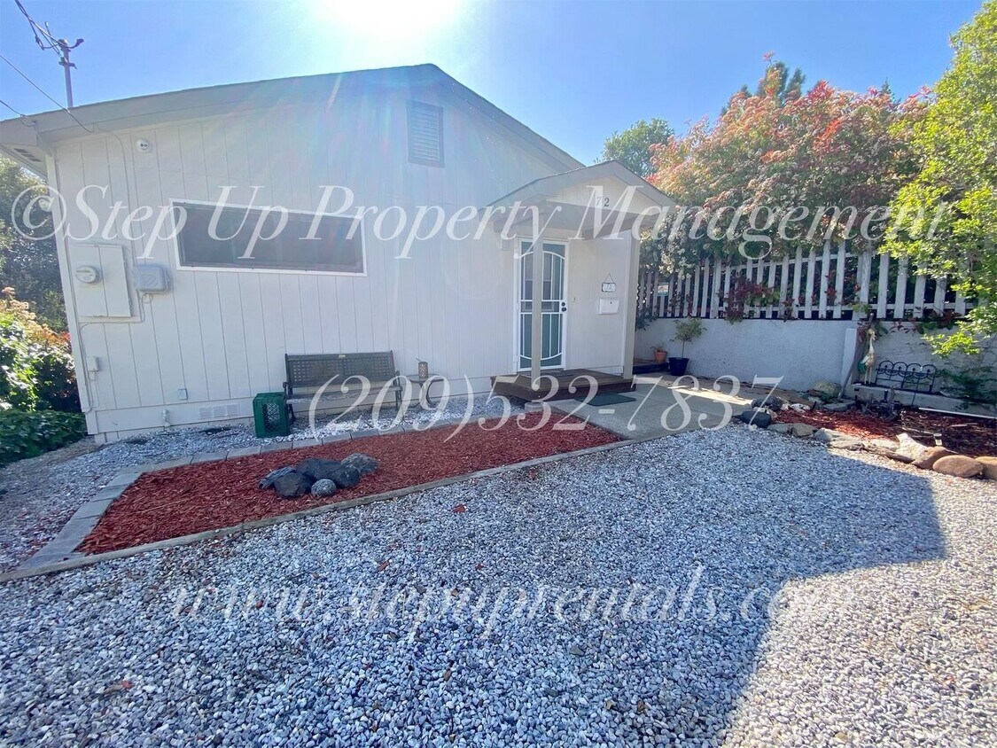 Central 2 Bed 2 Bath Home in a Closeknit House Rental in Sonora, CA