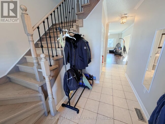 Building Photo - 78 Glendower Crescent