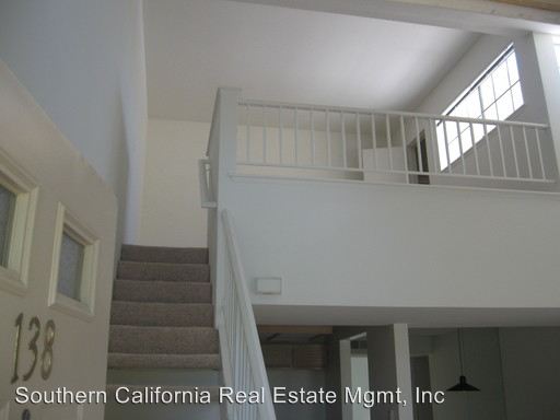 Building Photo - 24121 Del Monte Dr