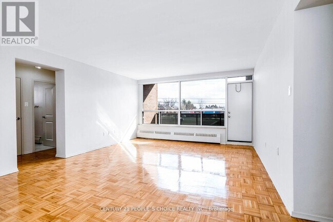 Building Photo - 1219 Dundas St W