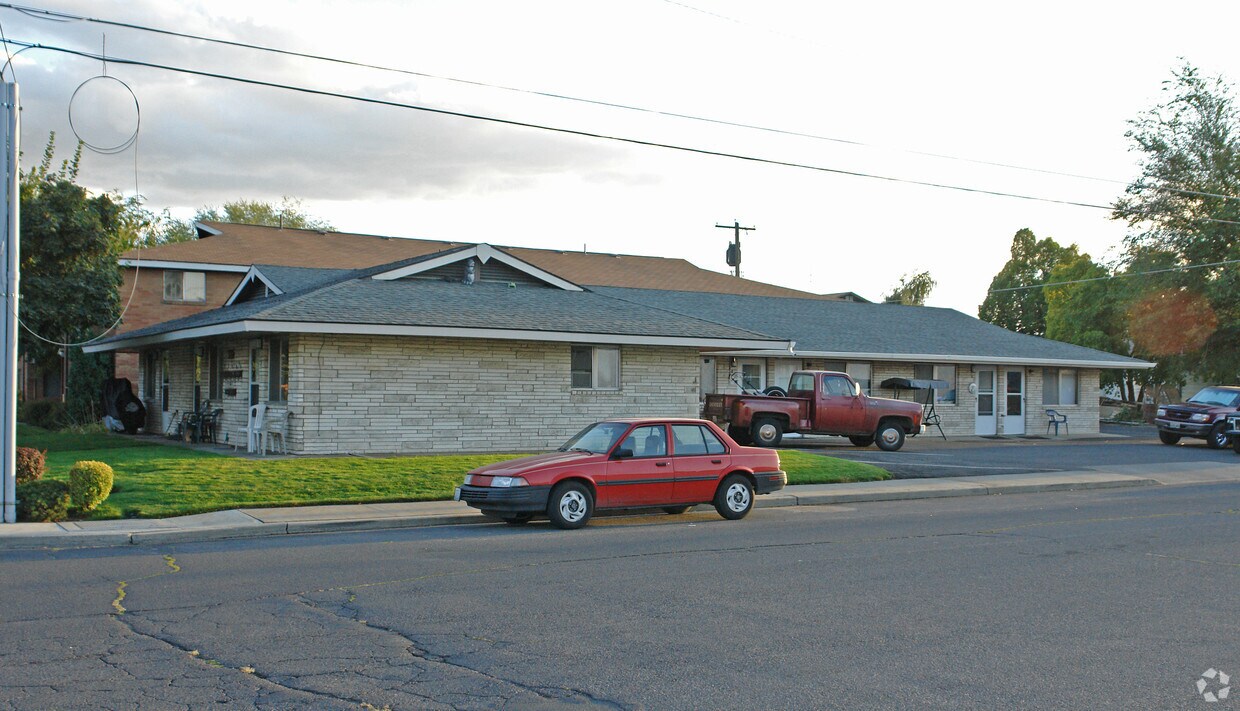 6029 N Mayfair St, Spokane, WA 99208 Apartments in Spokane, WA