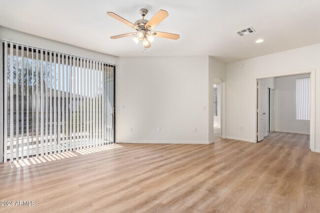 Foto del edificio - 6900 E Princess Dr