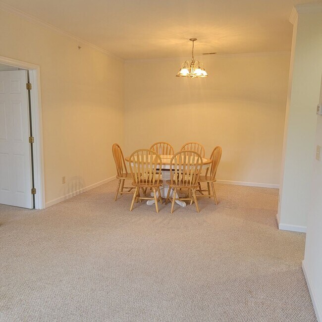 Foto del edificio - Year Round rental with community pool and close to area beaches and shopping!