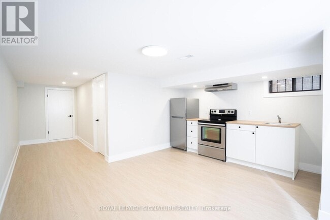Building Photo - 393 Milverton Blvd
