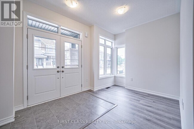 Building Photo - 61 Kenneth Rogers Cres