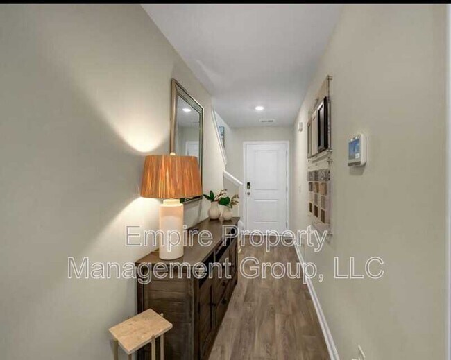 Building Photo - 36 Beechnut St