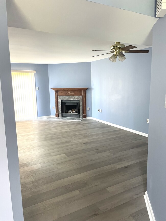 Building Photo - 301 Tupelo Grove