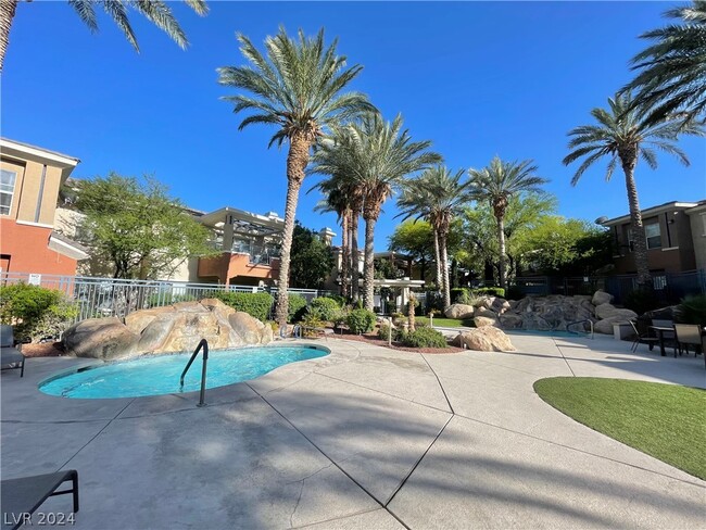 Building Photo - 10820 Amber Ridge Dr