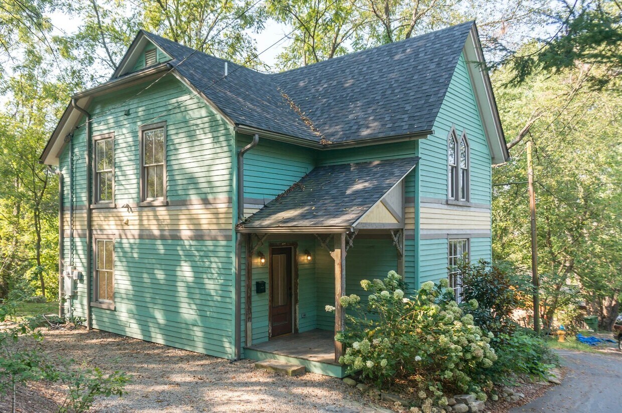 Foto principal - Gorgeous Rustic Renovation in Chicken Hill