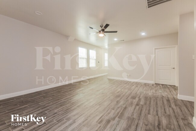 Foto del edificio - 4030 Vineyard Dr