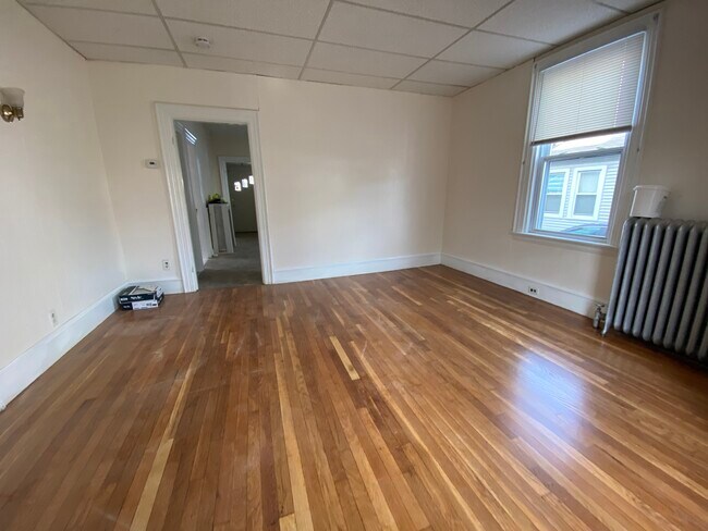 Building Photo - 271 Charles St