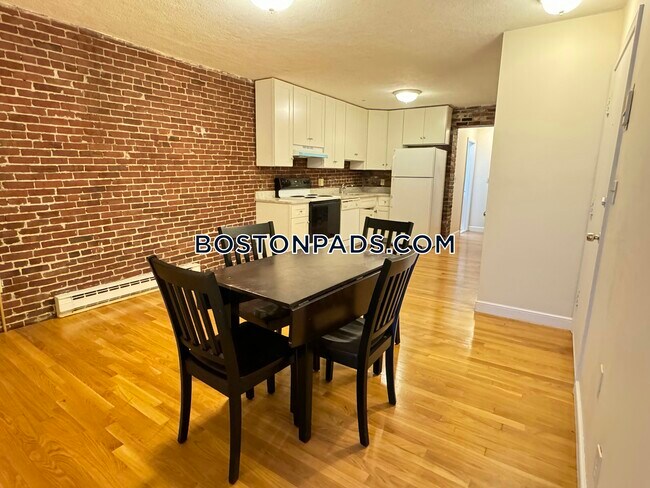 Foto del edificio - 96 Tyler St.