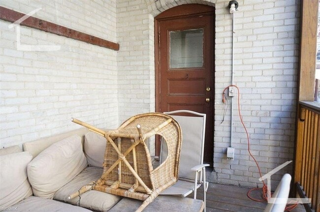 Photo - BU Students Check it out!  4 bed 1 bath  $1525 PP  Large bedrooms and great common area! Thorndik... House