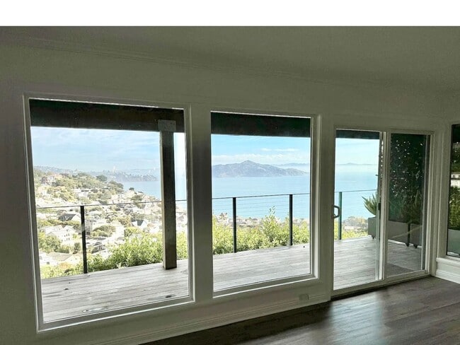 Building Photo - 380-382 Sausalito Blvd