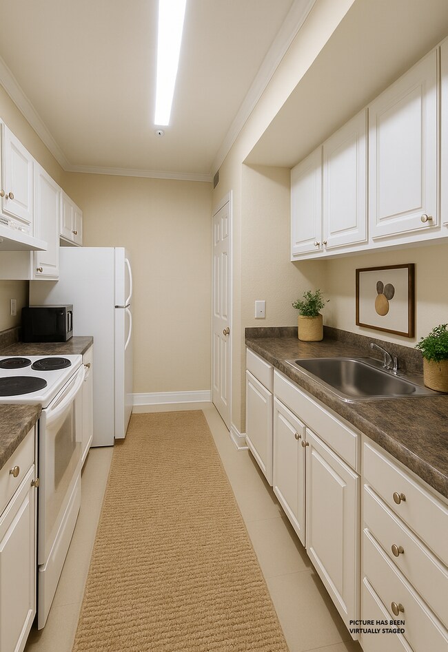 Foto del edificio - 1x1 A2 Spacious Sunroom: 642 Square feet f...