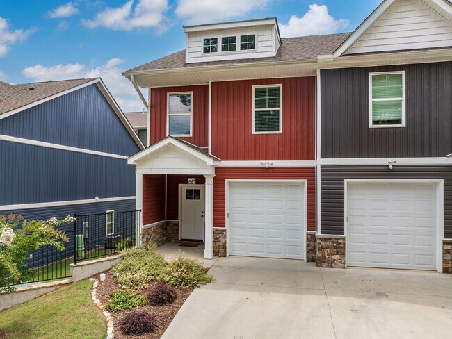 Building Photo - 3 Bed, 2.5 Bath - Lucky Penny - Furnished ...