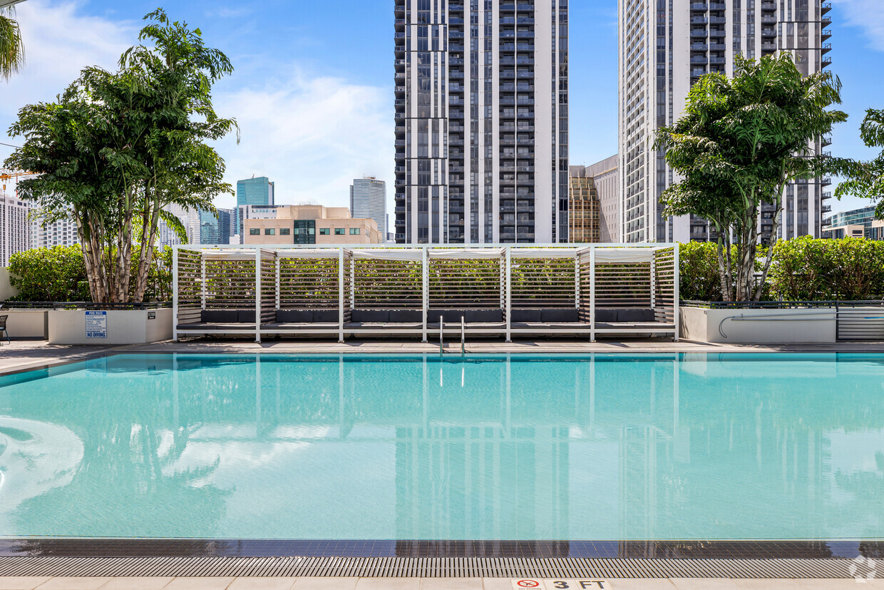 Apartments Miami, FL  Caoba Miami Worldcenter