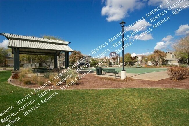 Foto del edificio - 2353 E Huntington Dr