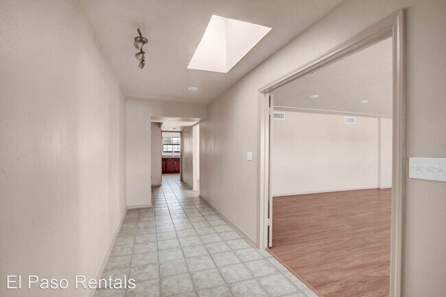 Building Photo - 4 br, 4 bath House - 9908 Saigon