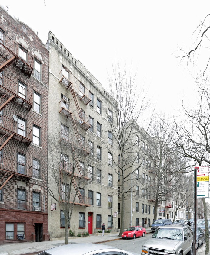Foto del edificio - 25 E Mosholu Pky N