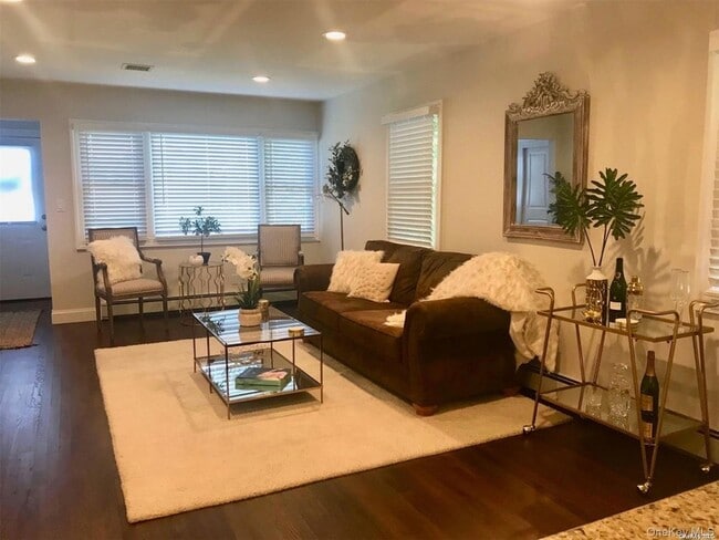 Building Photo - 9 North St