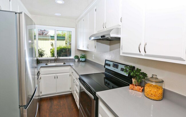 Kitchen - 31123 Alvarado Niles Rd