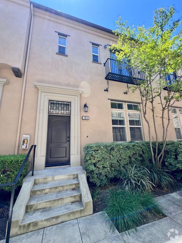 Building Photo - 4432 Owens St