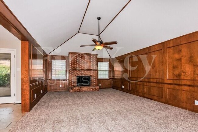 Foto del edificio - 9777 Gerald Dr