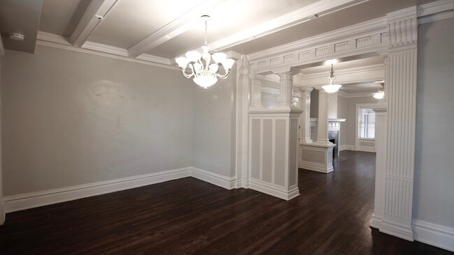 Building Photo - 1110 E Armour Blvd