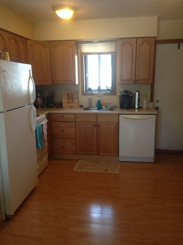 Complete kitchen - 924 Kellogg Ave