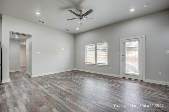 Building Photo - Gorgeous 3/2/2 in SW Lubbock