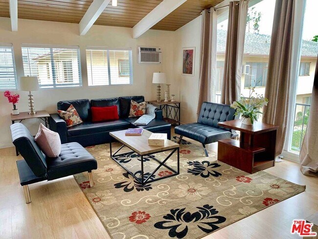 Foto del edificio - 1152 N Ogden Dr