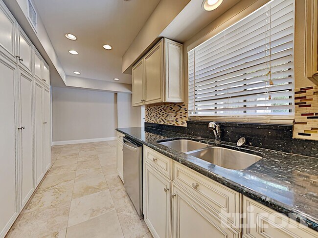 Foto del edificio - 11803 Willow Point Way