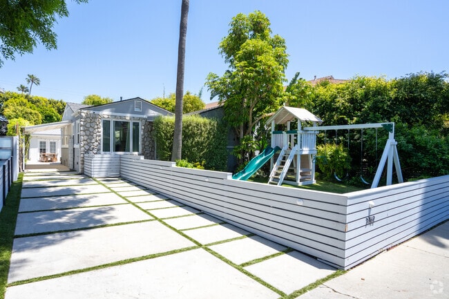Building Photo - 3762 Barry Ave