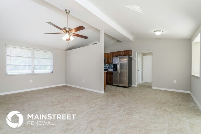 Building Photo - 2472 Waneta Dr