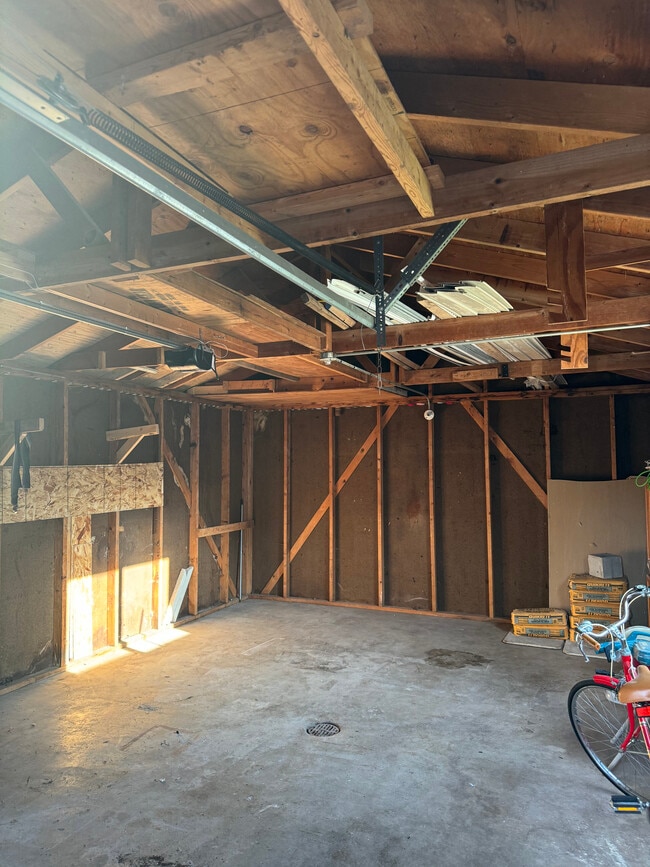 Building Photo - 229 Sioux Ave