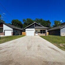 Building Photo - 823 Edgar St