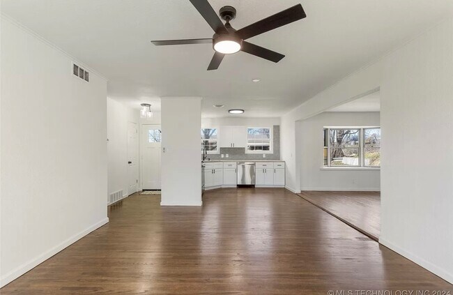 Foto del edificio - 233 N 44th W Ave