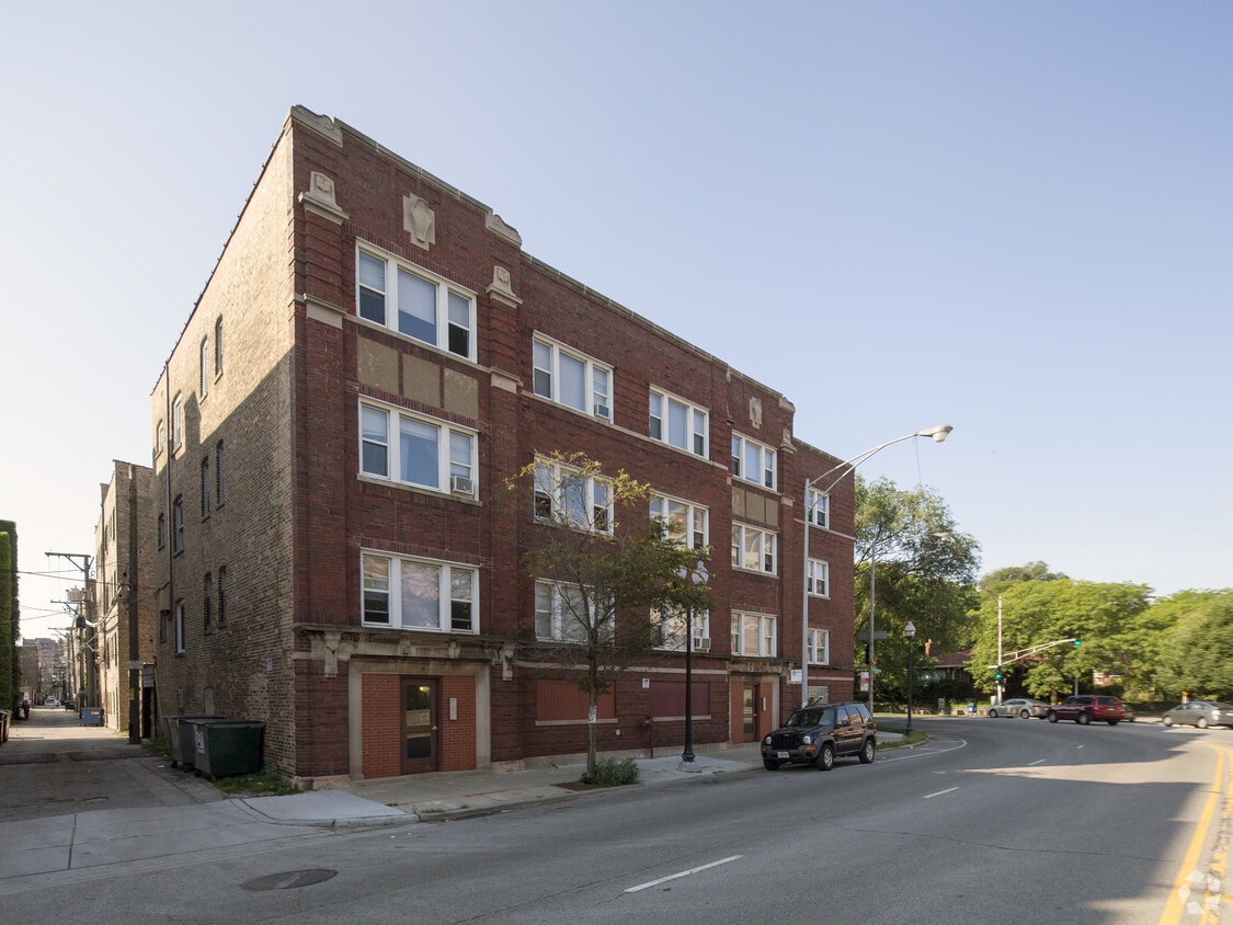 Building Photo - 7735 N Sheridan Rd