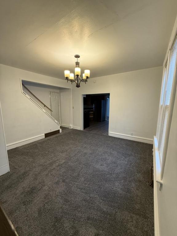 Foto del edificio - 906 E 9th St