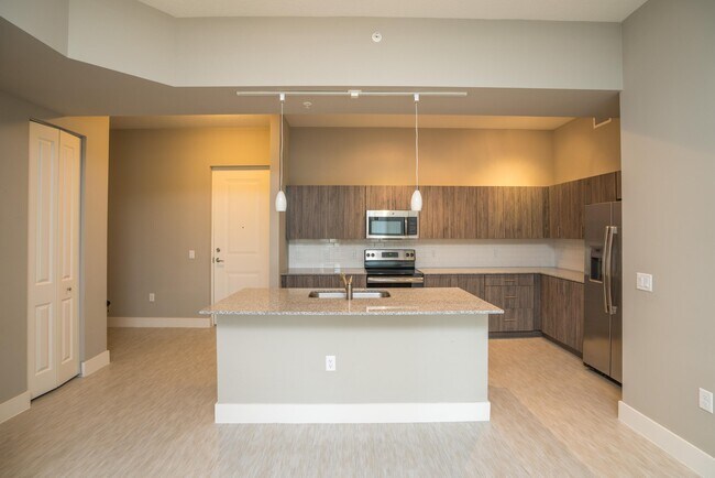 Building Photo - 225 S Latitude Cir