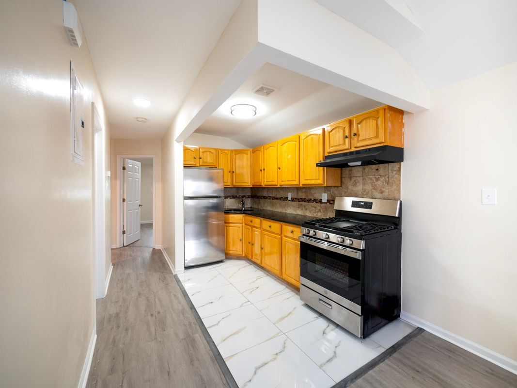 Primary Photo - 137-11 220th Pl