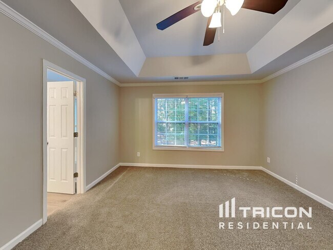 Building Photo - 1626 Amalie Dr