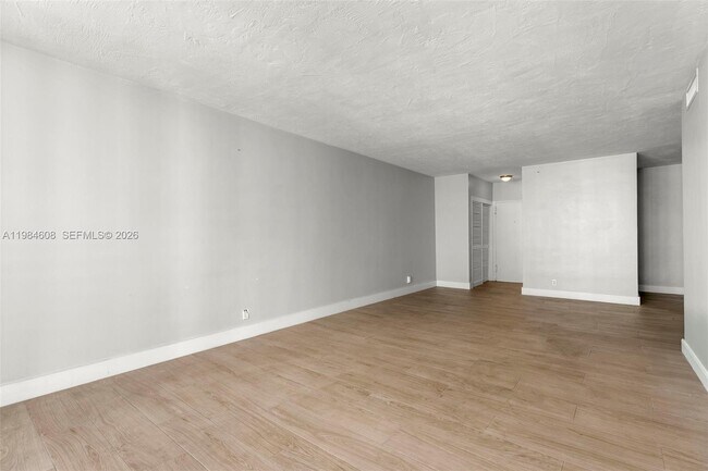 Foto del edificio - 3001 S Ocean Dr