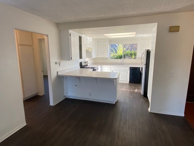 Building Photo - 1028 Sapote Ct